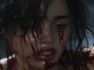 真实血淋淋处破女流血_真实血淋淋的悲剧一位女性的痛苦与挣扎的故事